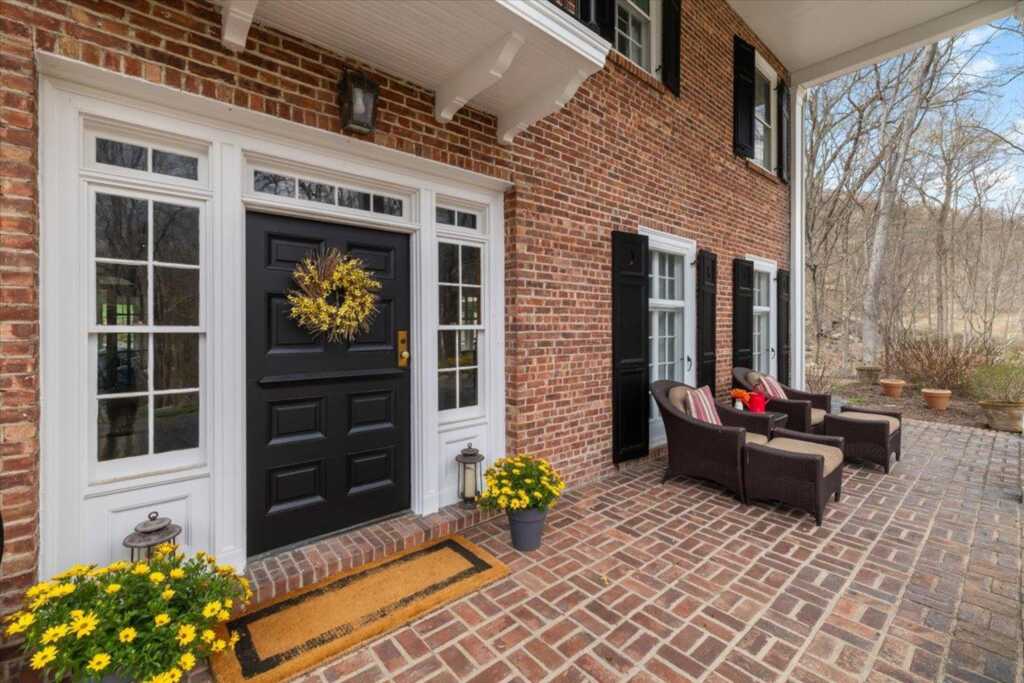 928 Haverstraw Road, Suffern, NY 10901 - Photo 5 of 39