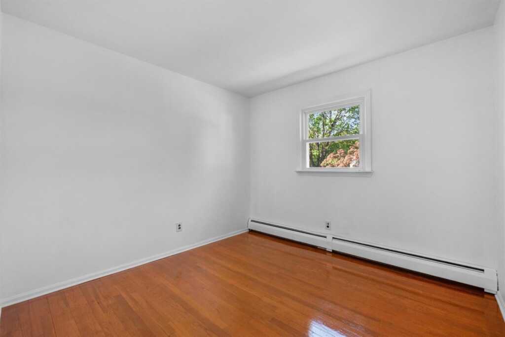 2 Candlewood Court, New City, NY 10956 - Photo 15 of 27