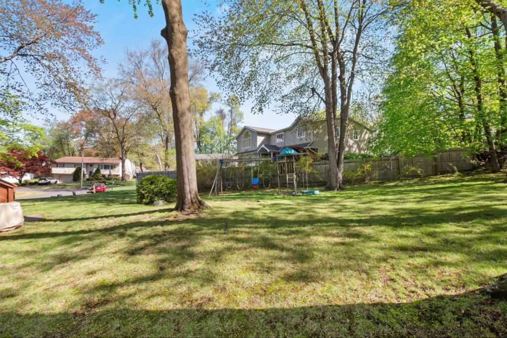2 Candlewood Court, New City, NY 10956 - Photo 25 of 27