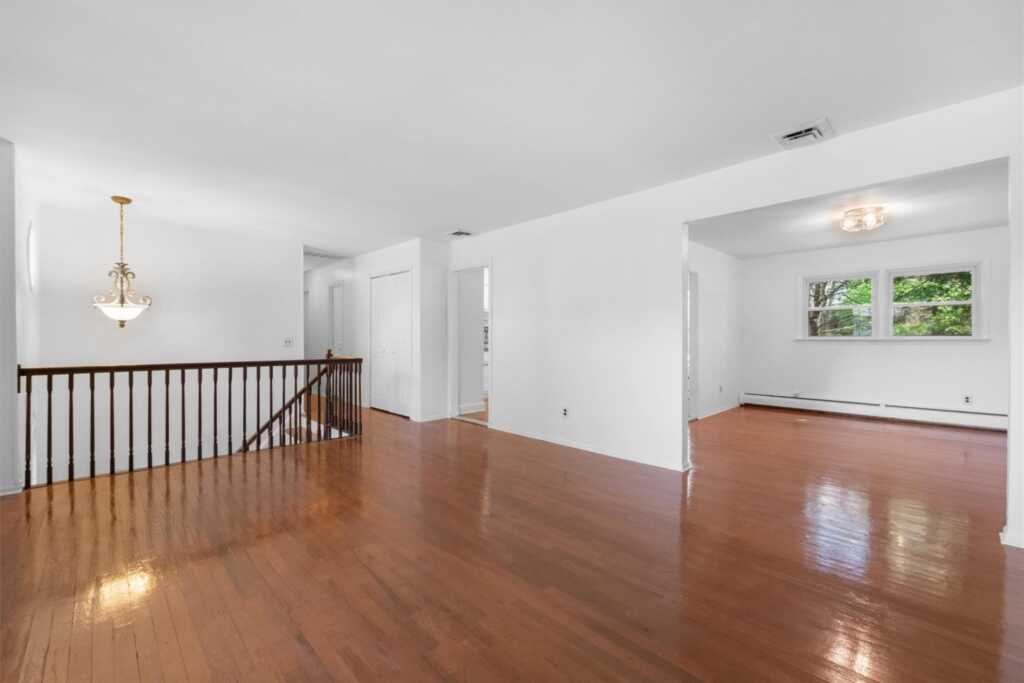 2 Candlewood Court, New City, NY 10956 - Photo 3 of 27