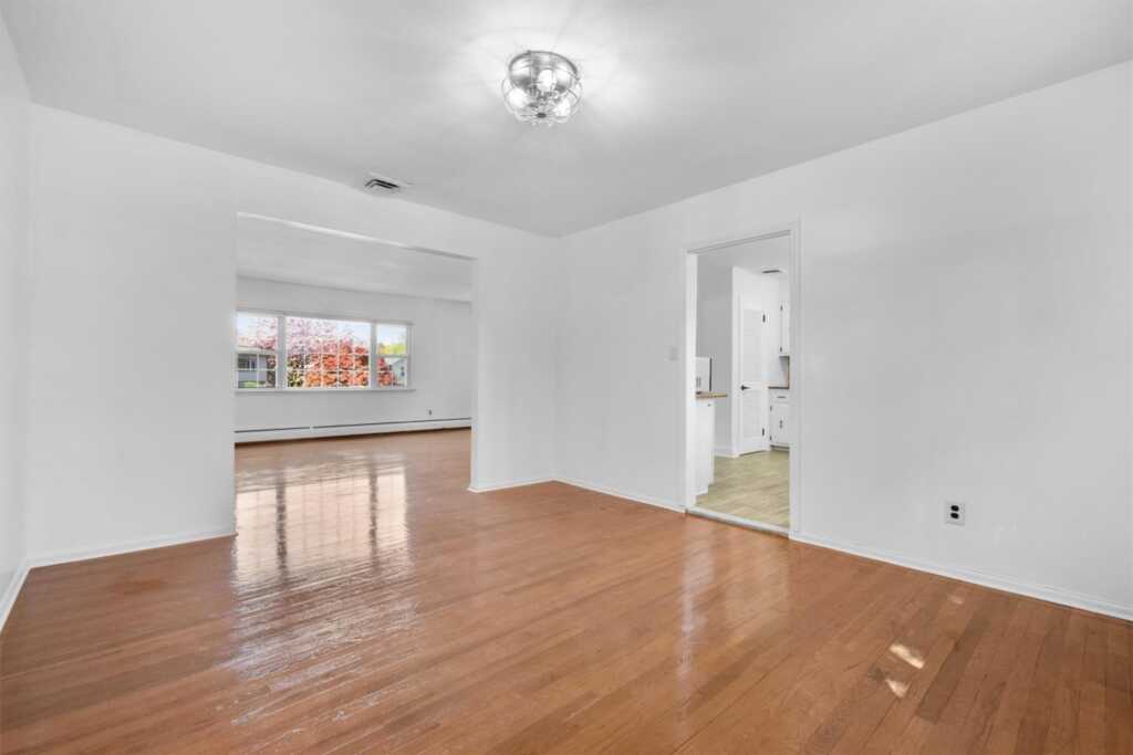 2 Candlewood Court, New City, NY 10956 - Photo 4 of 27