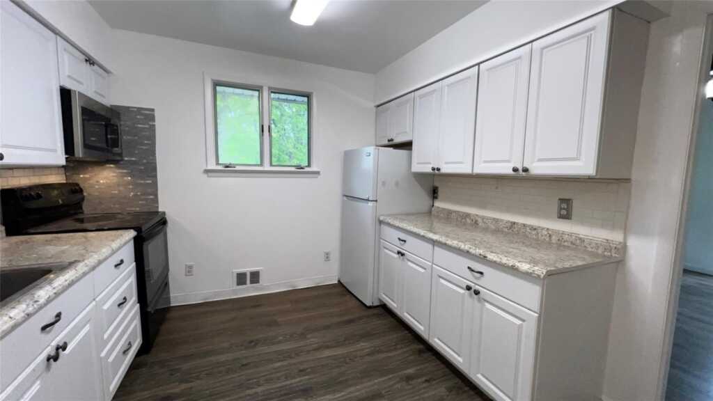 315 Main Street, Unit #Apt B, Stony Point, NY 10980 - Photo 4 of 8