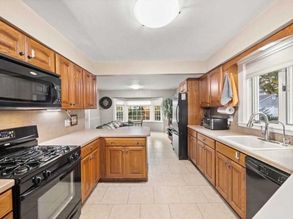 17 Rockland Terrace, Suffern, NY 10901 - Photo 7 of 12