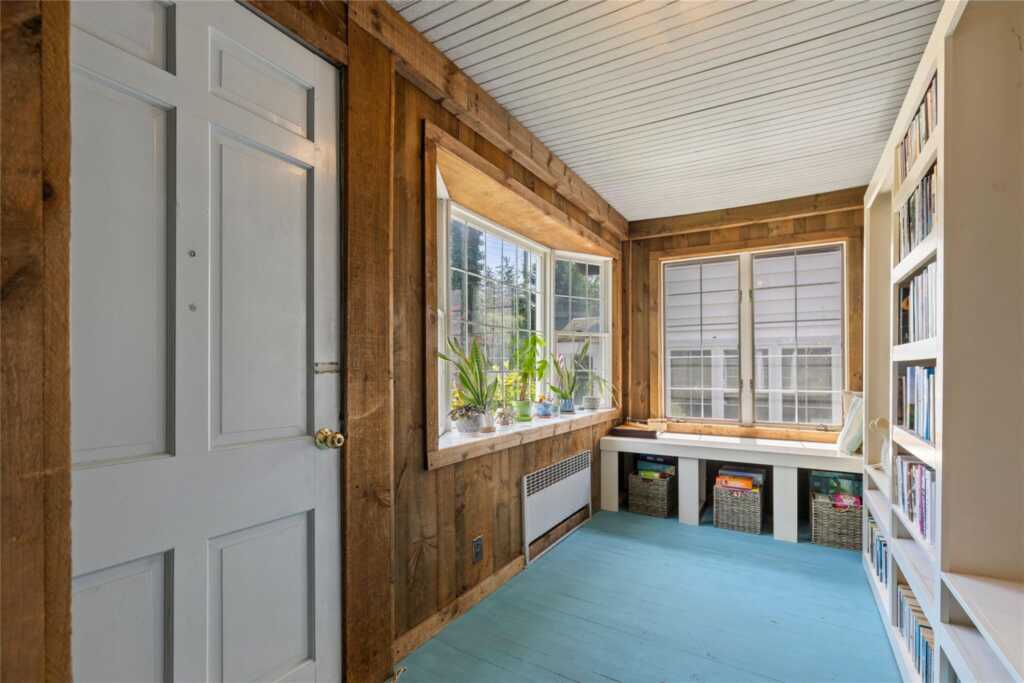 504 Milton Road, Rye, NY 10580 - Photo 3 of 32
