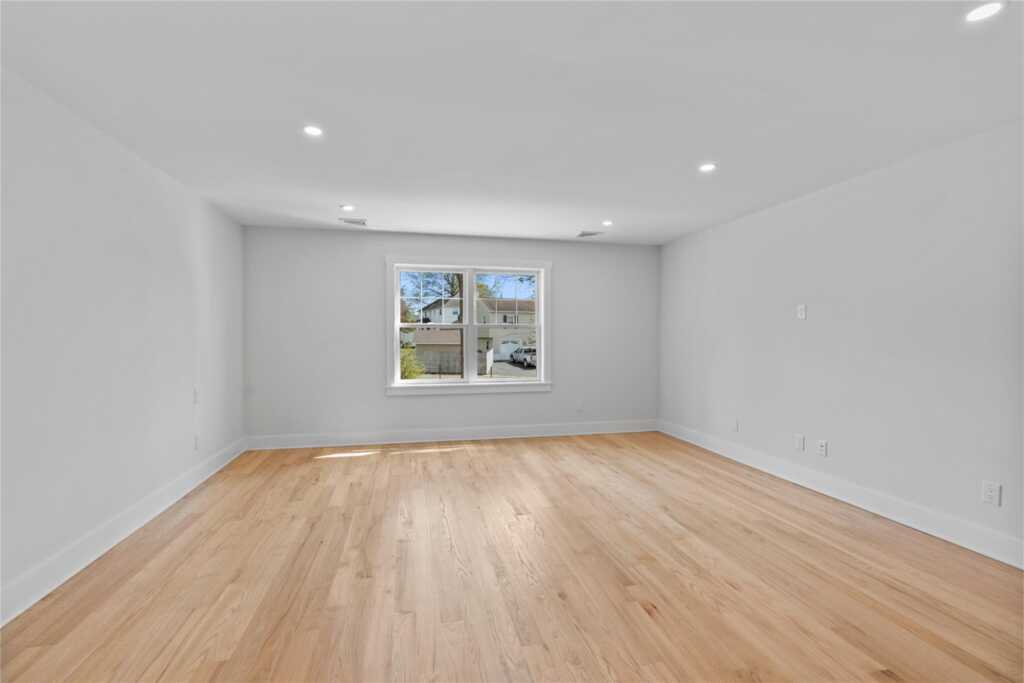 561 King Street, Rye, NY 10573 - Photo 15 of 33