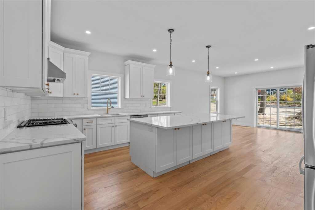 561 King Street, Rye, NY 10573 - Photo 6 of 33