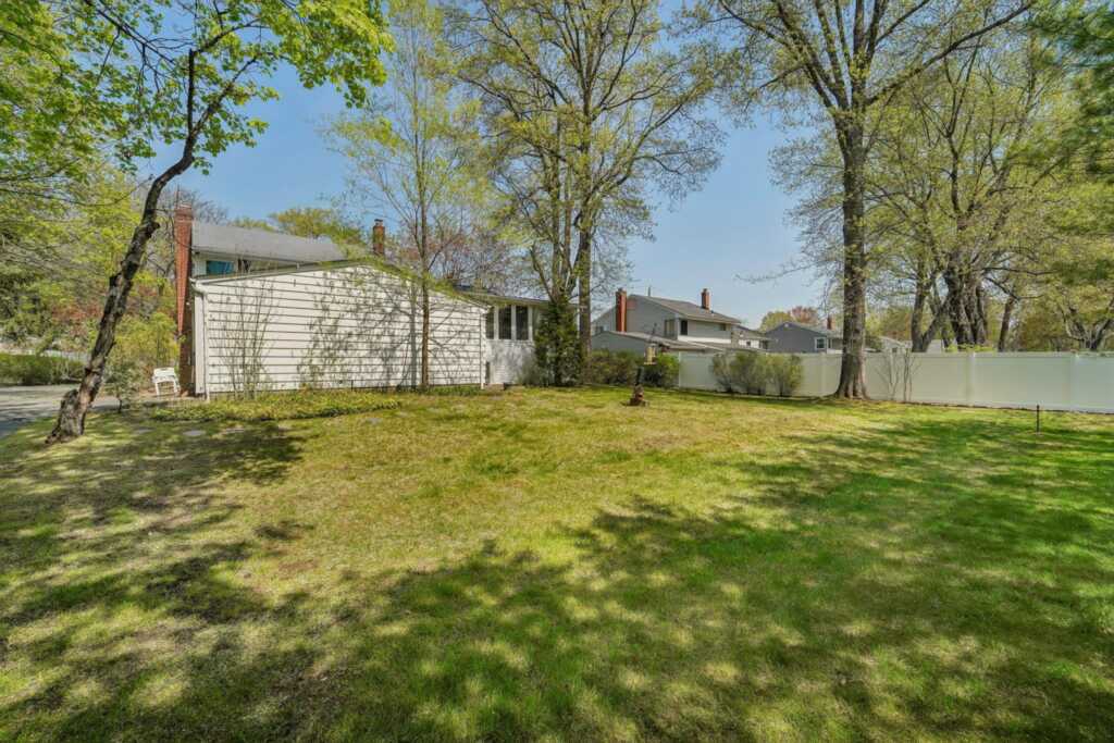103 Nauraushaun Road, Pearl River, NY 10965 - Photo 31 of 33