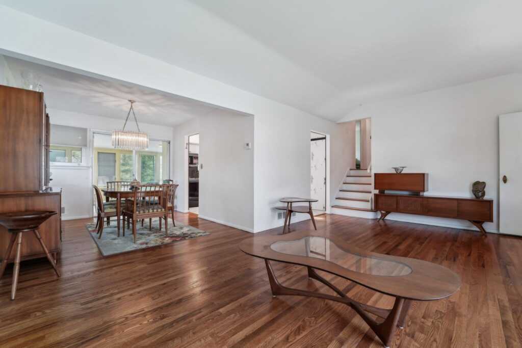 103 Nauraushaun Road, Pearl River, NY 10965 - Photo 5 of 33