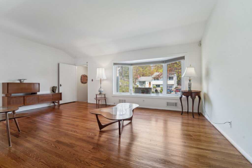 103 Nauraushaun Road, Pearl River, NY 10965 - Photo 6 of 33
