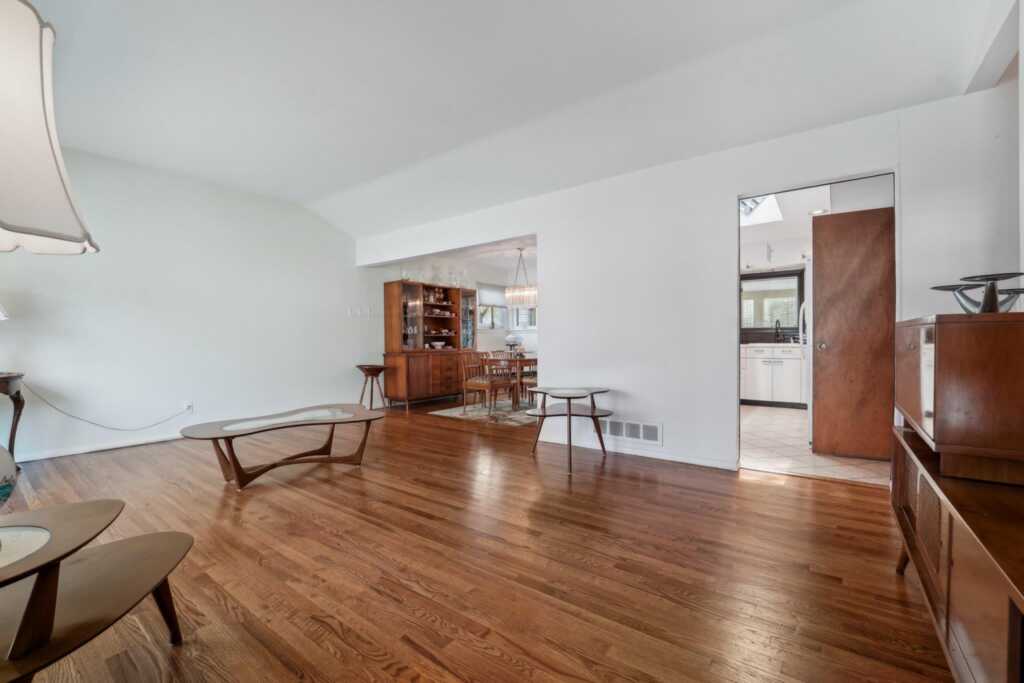 103 Nauraushaun Road, Pearl River, NY 10965 - Photo 7 of 33
