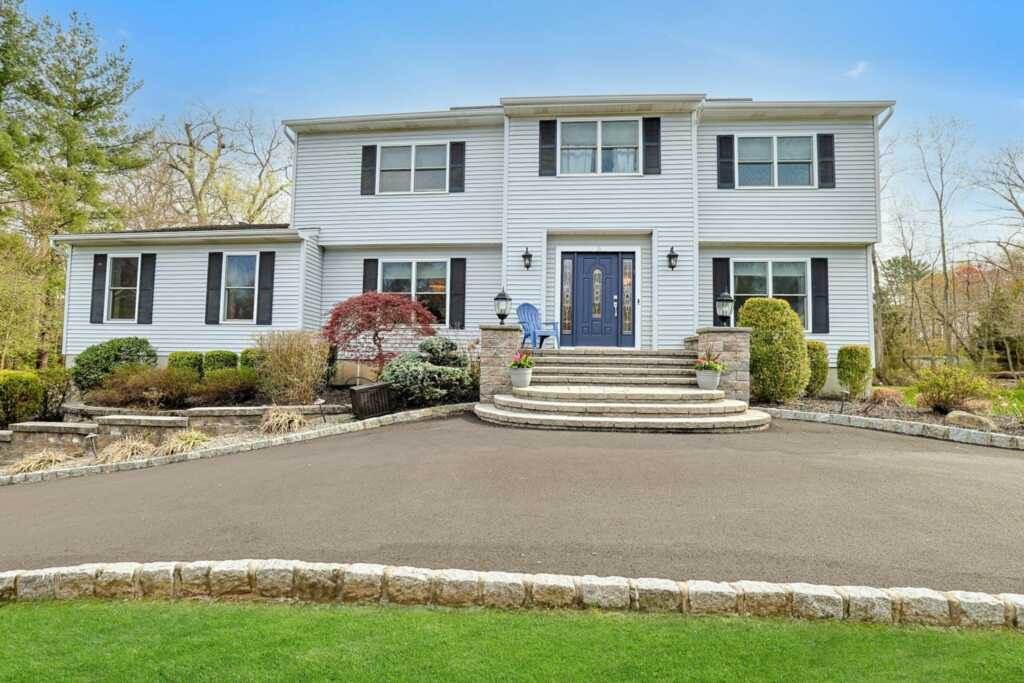 19 White Birch Court, New City, NY 10956 - Photo 2 of 49