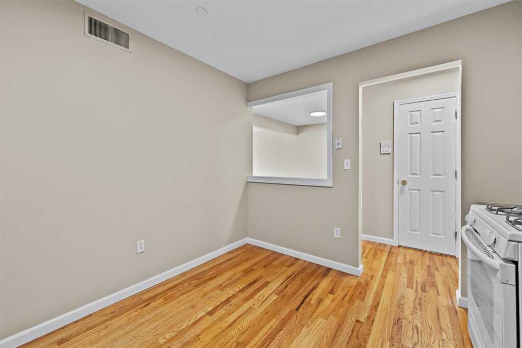 10-12 Chestnut Street, Unit #207A, Suffern, NY 10901 - Photo 10 of 28