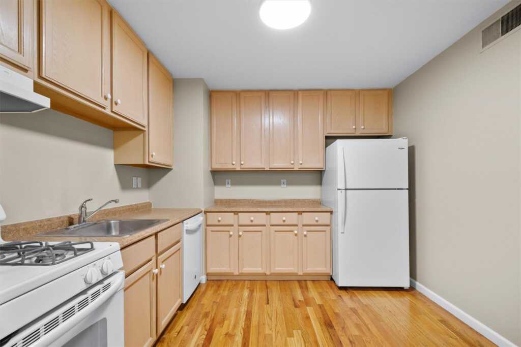 10-12 Chestnut Street, Unit #207A, Suffern, NY 10901 - Photo 6 of 28