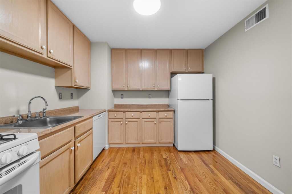 10-12 Chestnut Street, Unit #206A, Suffern, NY 10901 - Photo 6 of 30