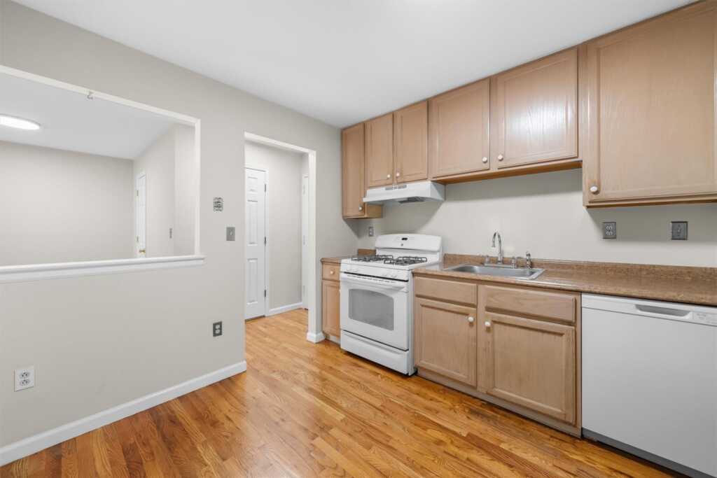 10-12 Chestnut Street, Unit #206A, Suffern, NY 10901 - Photo 9 of 30
