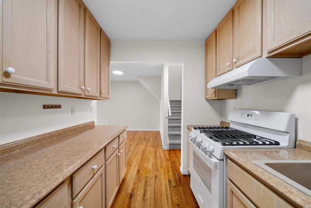 10-12 Chestnut Street, Unit #304B, Suffern, NY 10901 - Photo 7 of 37