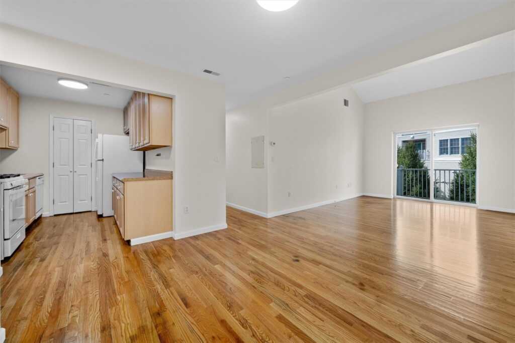 10-12 Chestnut Street, Unit #304B, Suffern, NY 10901 - Photo 9 of 37