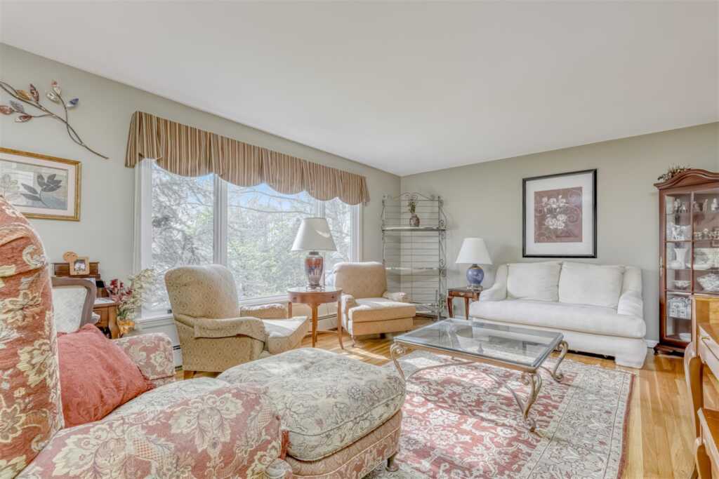 19 Strathmore Drive, New City, NY 10956 - Photo 6 of 22