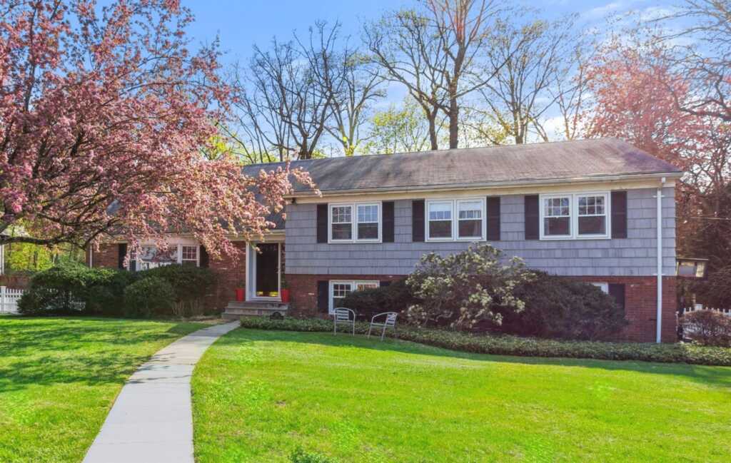 25 Chester Drive, Rye, NY 10580