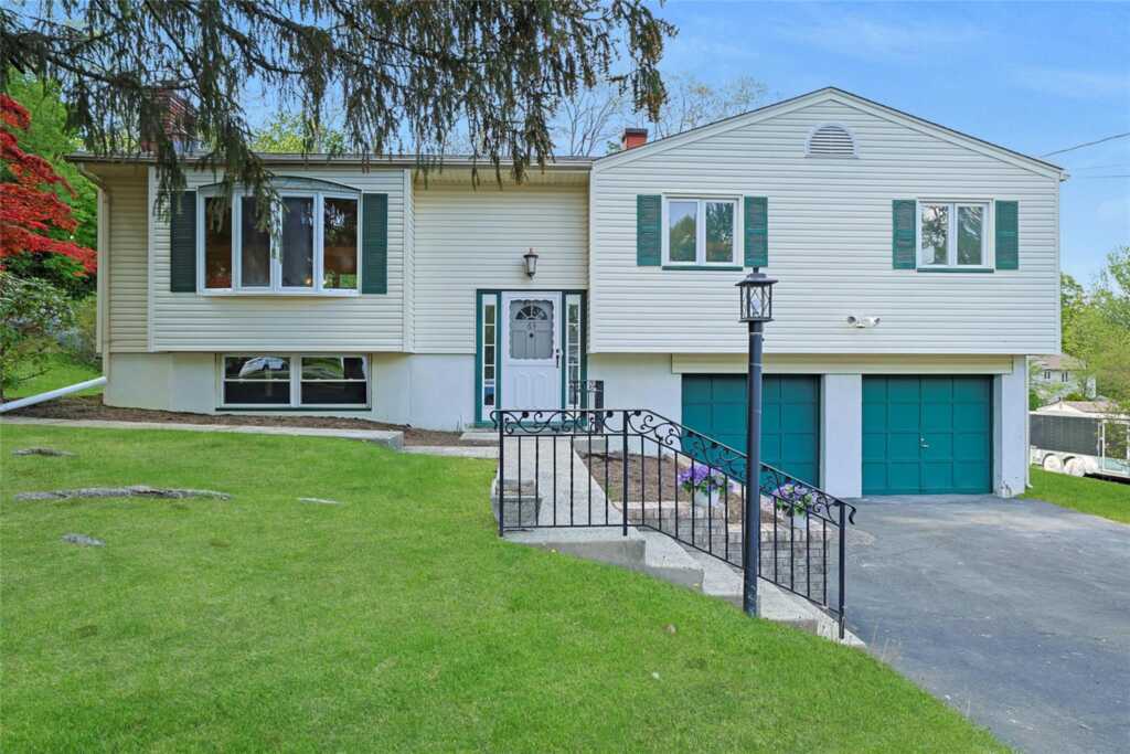63 Rolfe, Pearl River, NY 10965