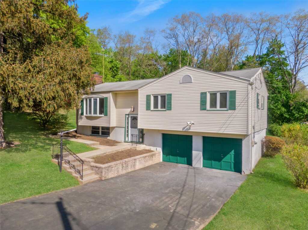 63 Rolfe, Pearl River, NY 10965 - Photo 2 of 30