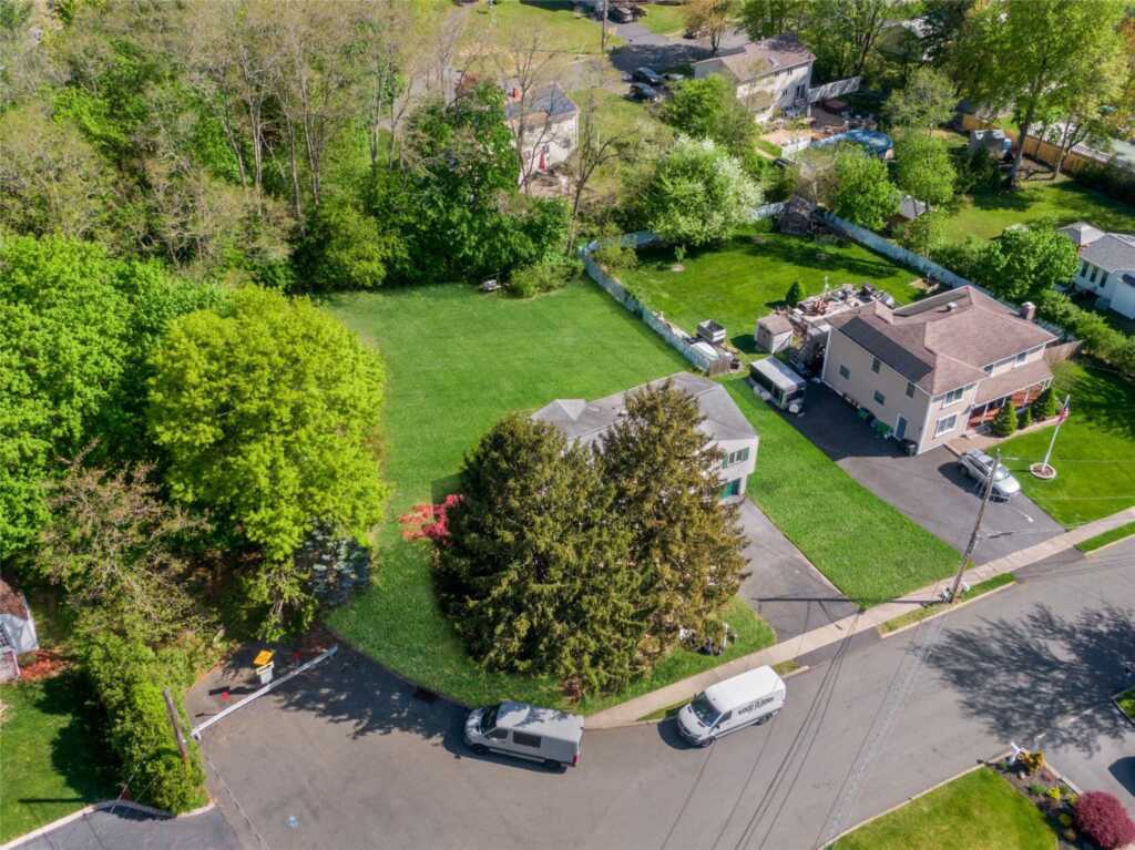 63 Rolfe, Pearl River, NY 10965 - Photo 4 of 30