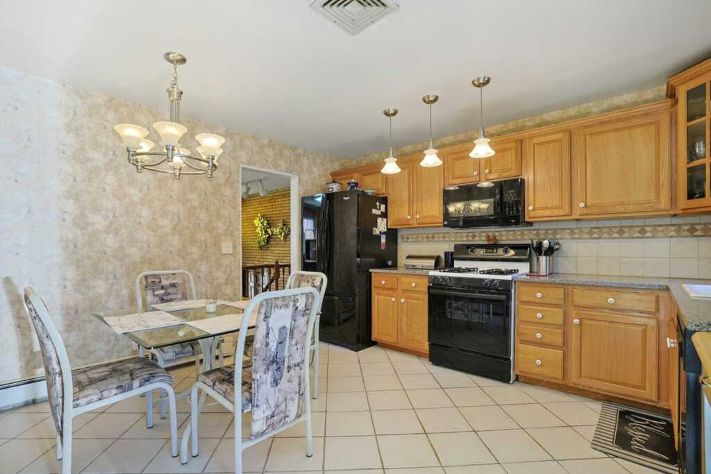 2 Aura Drive, Valley Cottage, NY 10989 - Photo 12 of 45