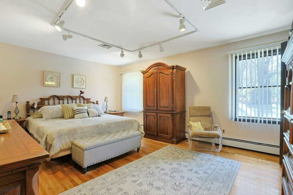 2 Aura Drive, Valley Cottage, NY 10989 - Photo 14 of 45