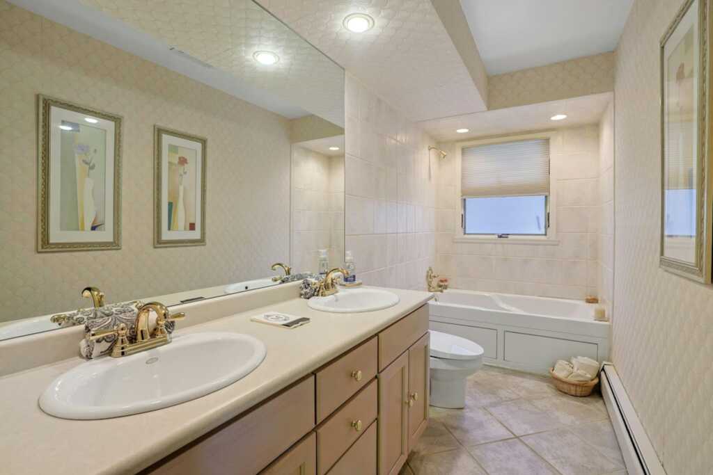 2 Aura Drive, Valley Cottage, NY 10989 - Photo 15 of 45