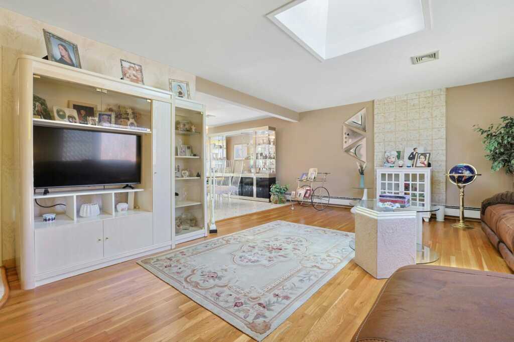 2 Aura Drive, Valley Cottage, NY 10989 - Photo 3 of 45