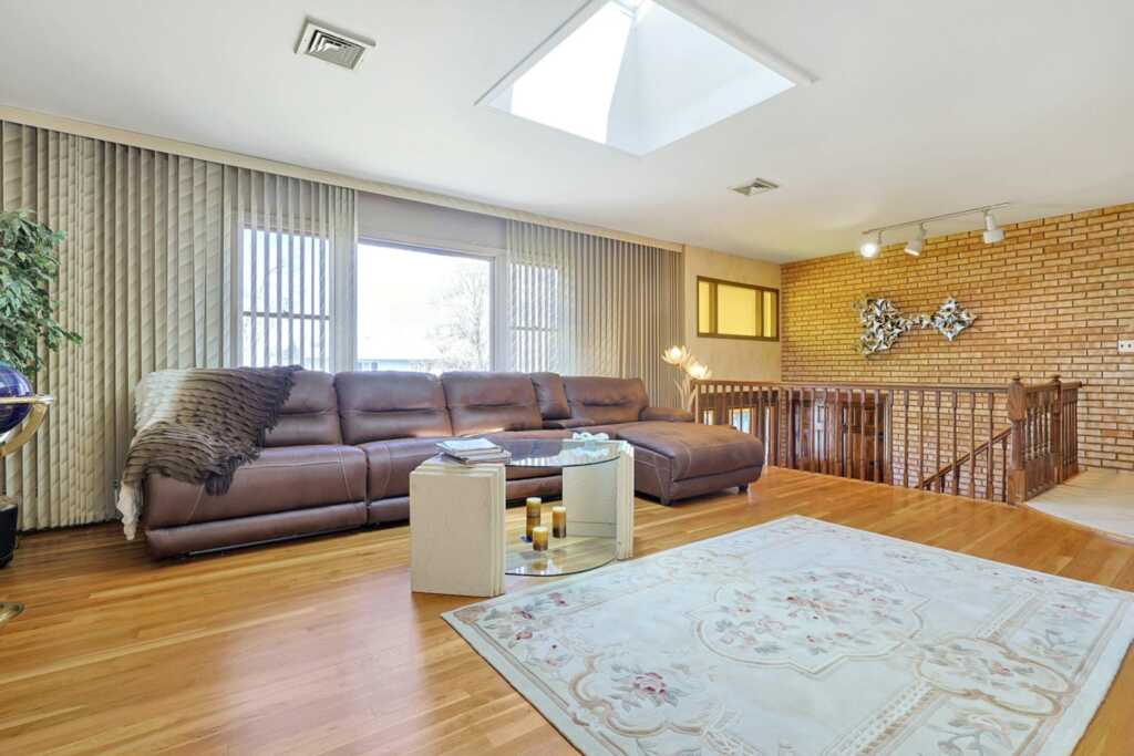 2 Aura Drive, Valley Cottage, NY 10989 - Photo 4 of 45