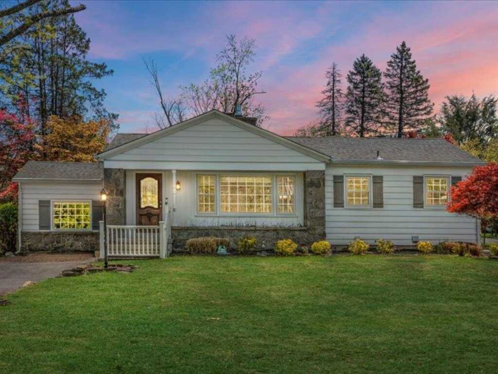 76 Airmont Road, Suffern, NY 10901