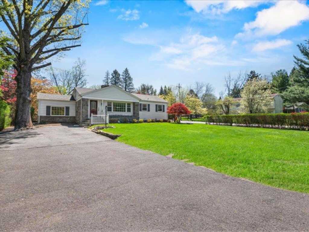 76 Airmont Road, Suffern, NY 10901 - Photo 3 of 38