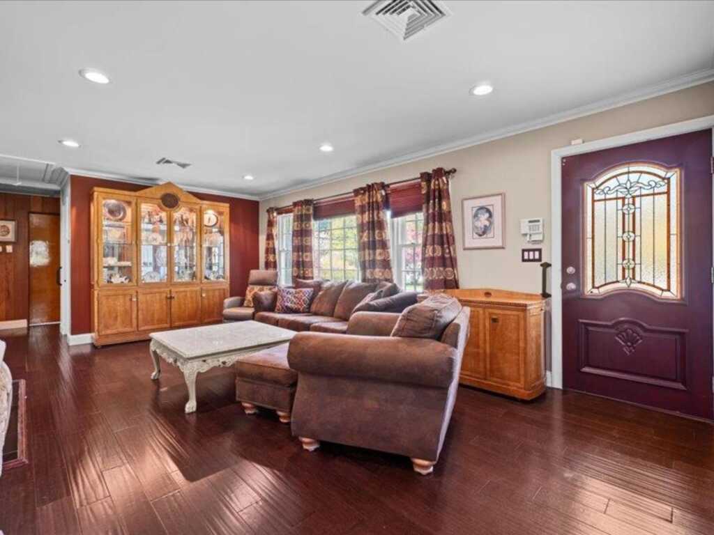 76 Airmont Road, Suffern, NY 10901 - Photo 9 of 38