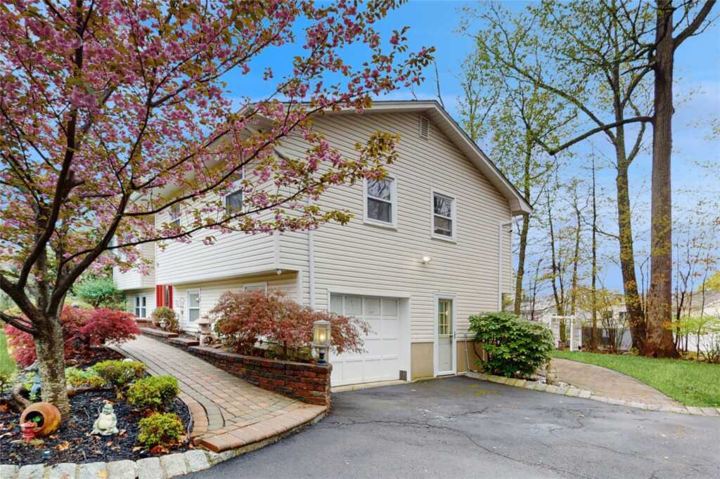 23 Baylor Road, New City, NY 10956 - Photo 3 of 39