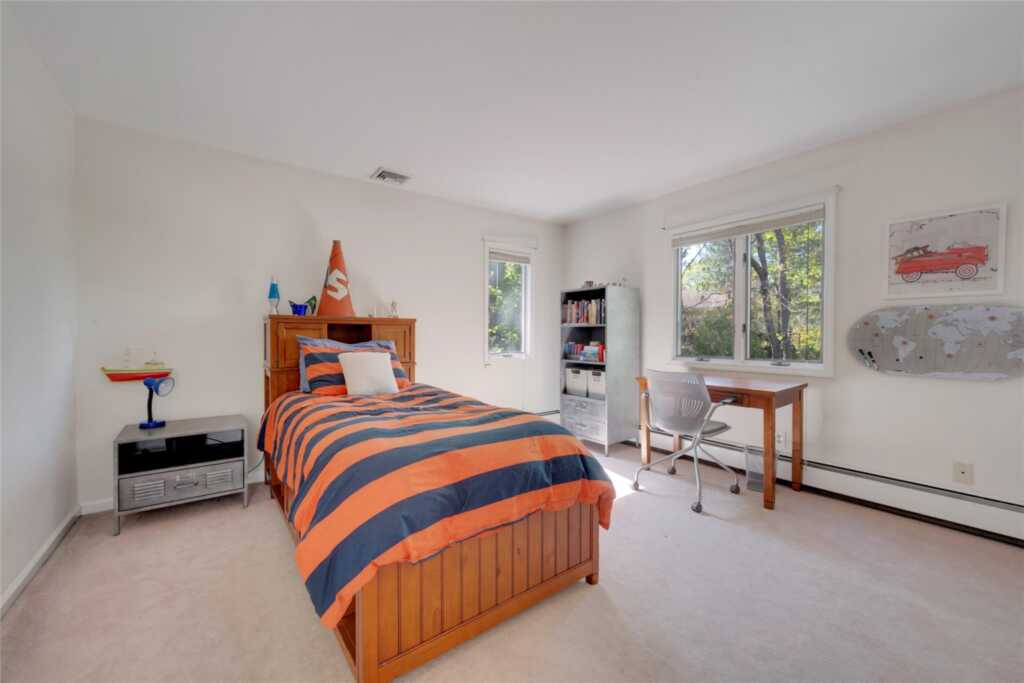 155 Barton Road, White Plains, NY 10605 - Photo 22 of 32