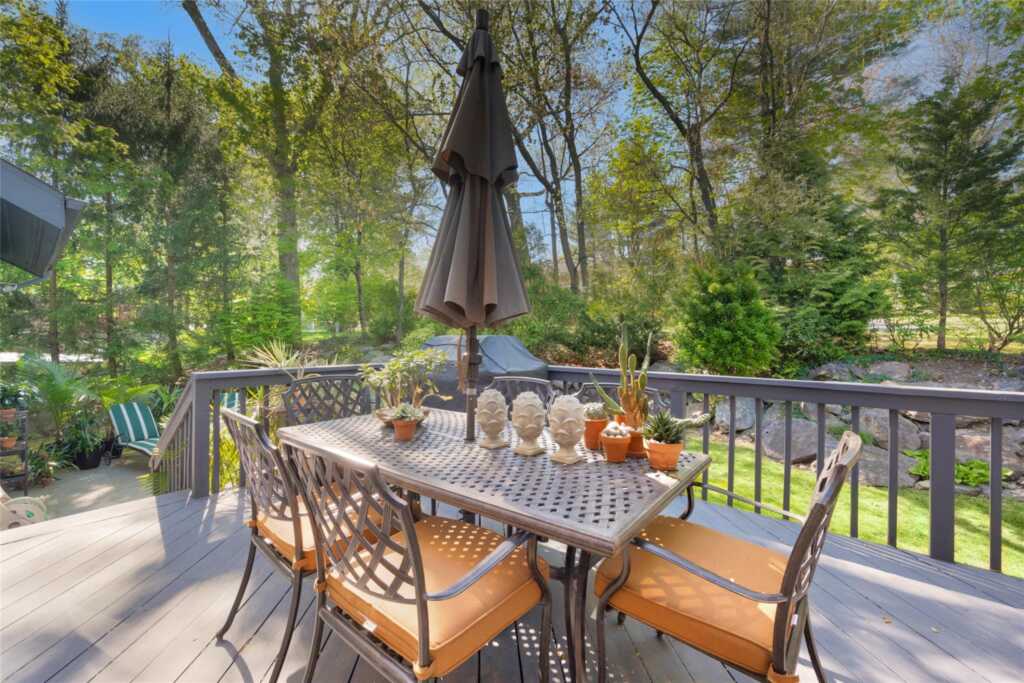 155 Barton Road, White Plains, NY 10605 - Photo 23 of 32