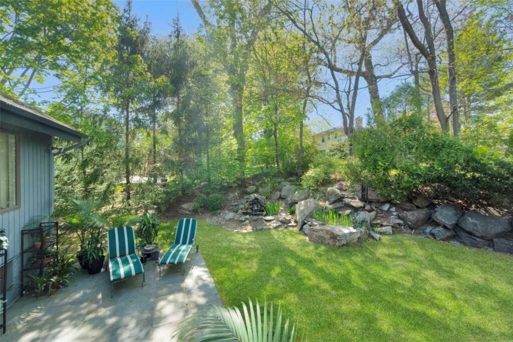 155 Barton Road, White Plains, NY 10605 - Photo 31 of 32
