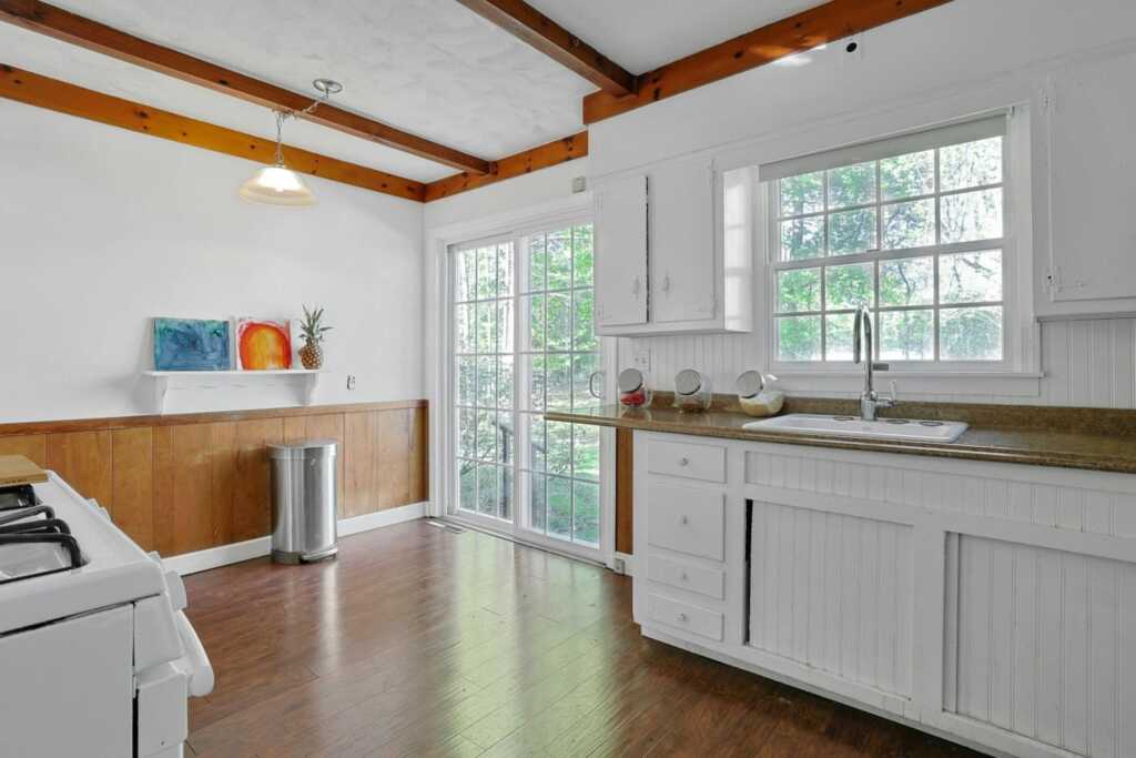 35 Harding Street, Pearl River, NY 10965 - Photo 13 of 31