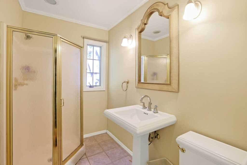 35 Harding Street, Pearl River, NY 10965 - Photo 15 of 31
