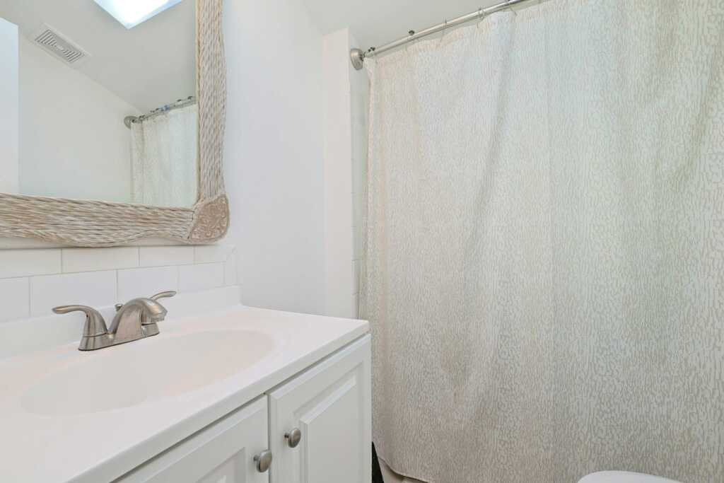 35 Harding Street, Pearl River, NY 10965 - Photo 18 of 31