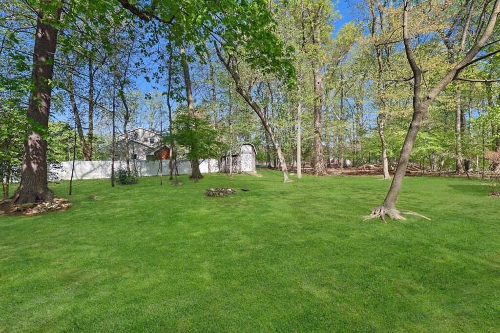 35 Harding Street, Pearl River, NY 10965 - Photo 2 of 31