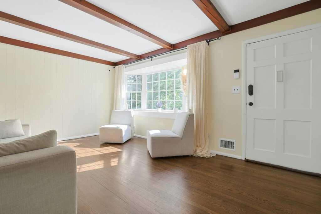 35 Harding Street, Pearl River, NY 10965 - Photo 6 of 31