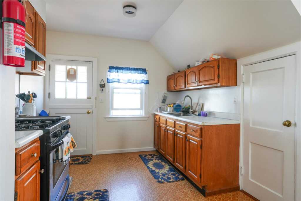 22 Olivia Street, Rye, NY 10573 - Photo 15 of 38