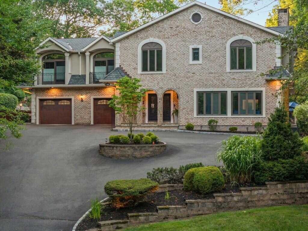 12 Rollingwood Drive, New City, NY 10956 - Photo 2 of 36