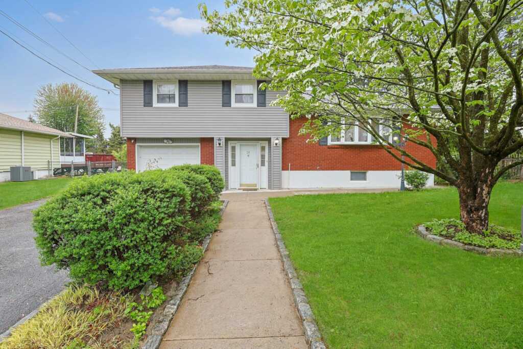26 Hoke Drive, Stony Point, NY 10980 - Photo 2 of 39
