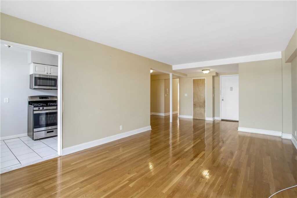 730 Pelham Road, Unit #5F, New Rochelle, NY 10805 - Photo 6 of 26