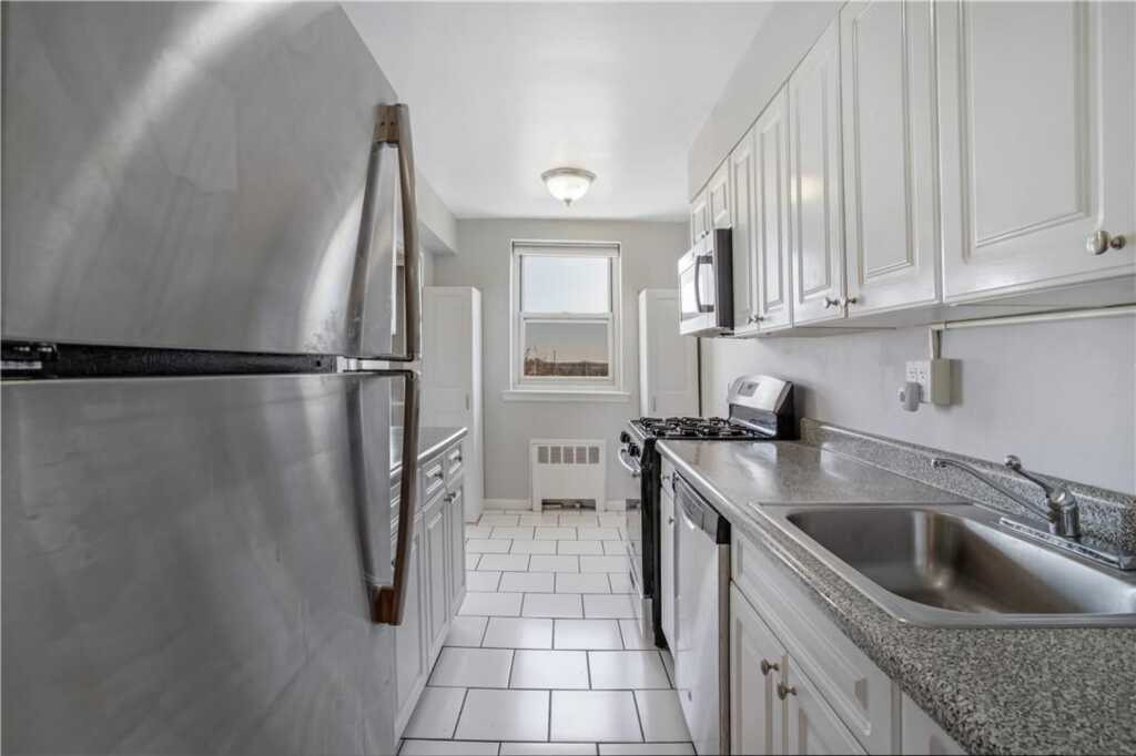 730 Pelham Road, Unit #5F, New Rochelle, NY 10805 - Photo 8 of 26