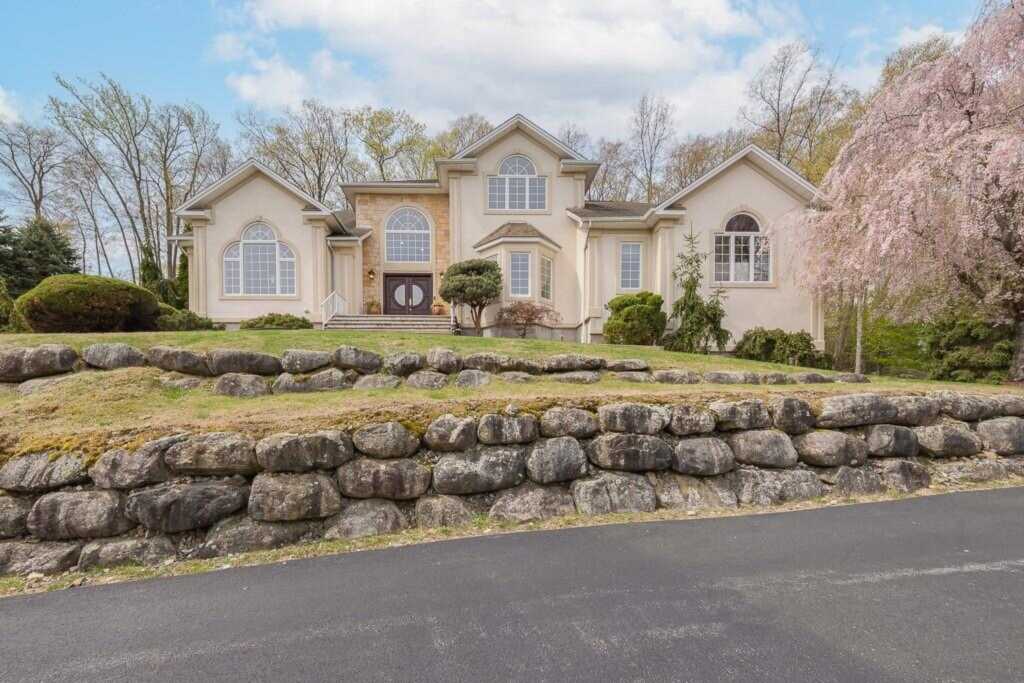 6 Fillmore Drive, Stony Point, NY 10980