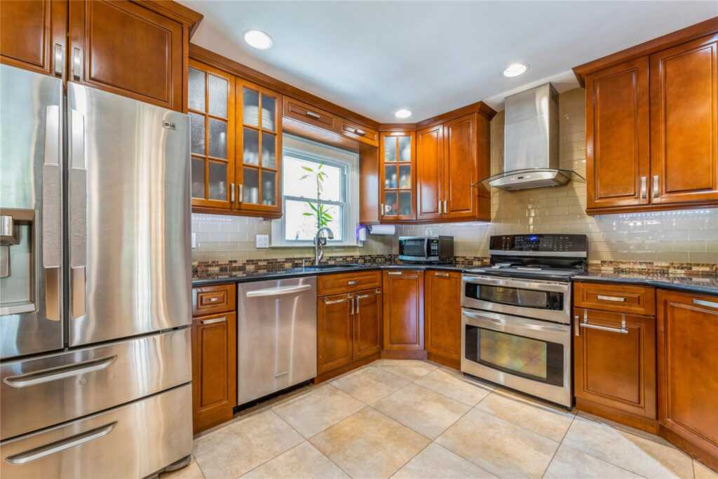 3 Cottage Lane, Suffern, NY 10901 - Photo 4 of 36